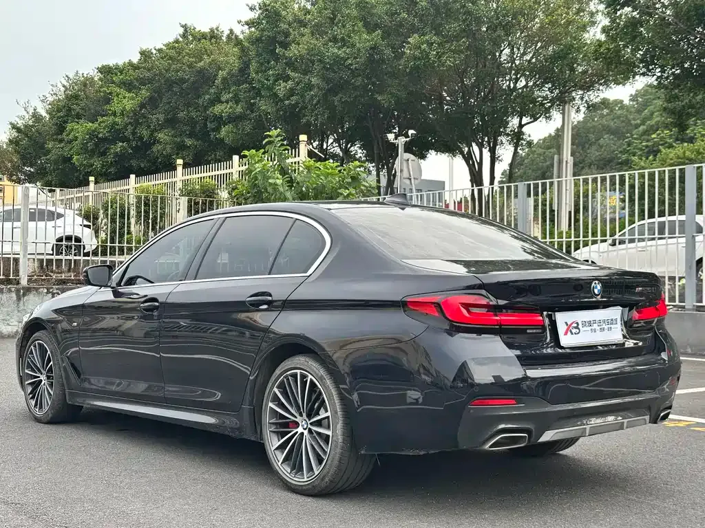 BMW 5 Series — фото 5