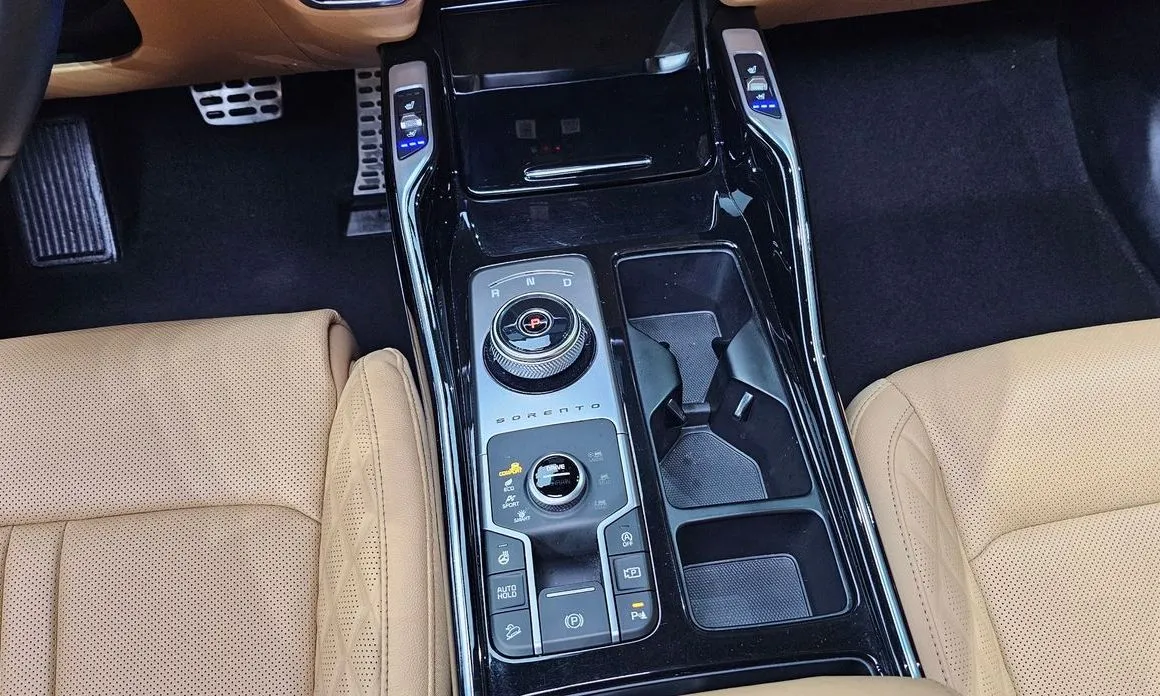 Kia Sorento — фото 9