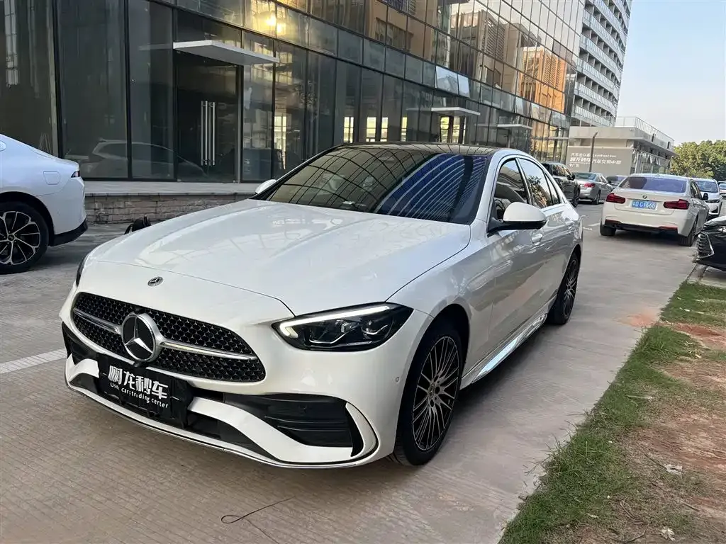 Mercedes-Benz C-Class — фото 1