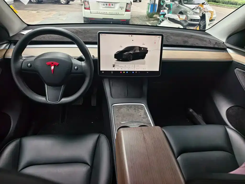 Tesla Model Y — фото 2