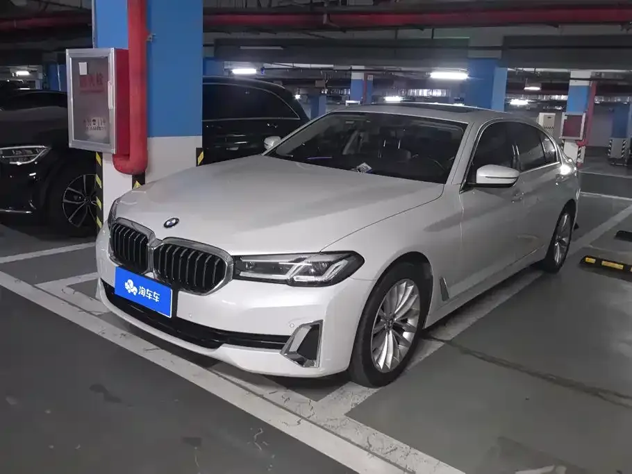 BMW 5 Series — фото 1