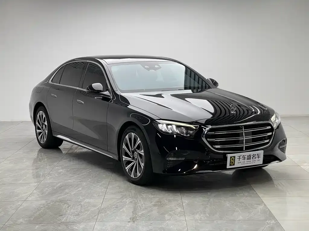 Mercedes-Benz E-Class — фото 4