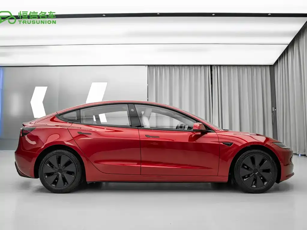 Tesla Model 3 — фото 5
