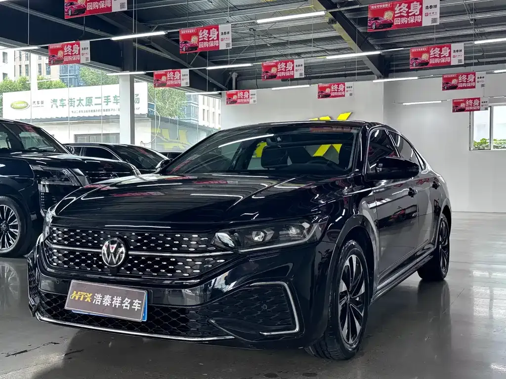 Volkswagen Passat — фото 1