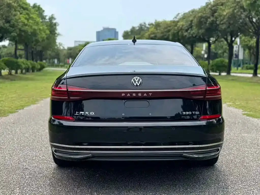 Volkswagen Passat — фото 6