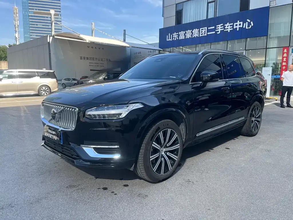 Volvo XC90 — фото 1