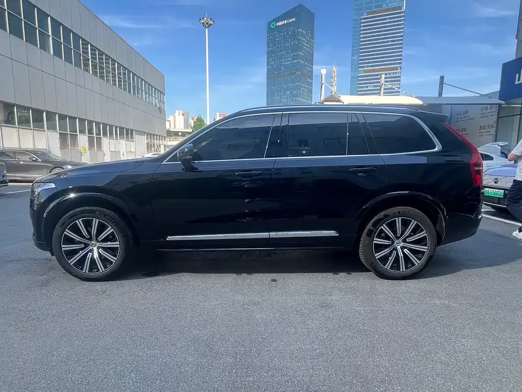Volvo XC90 — фото 7