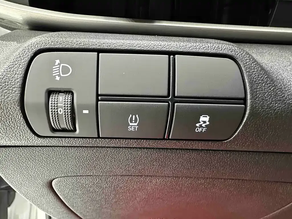 Hyundai Elantra — фото 10