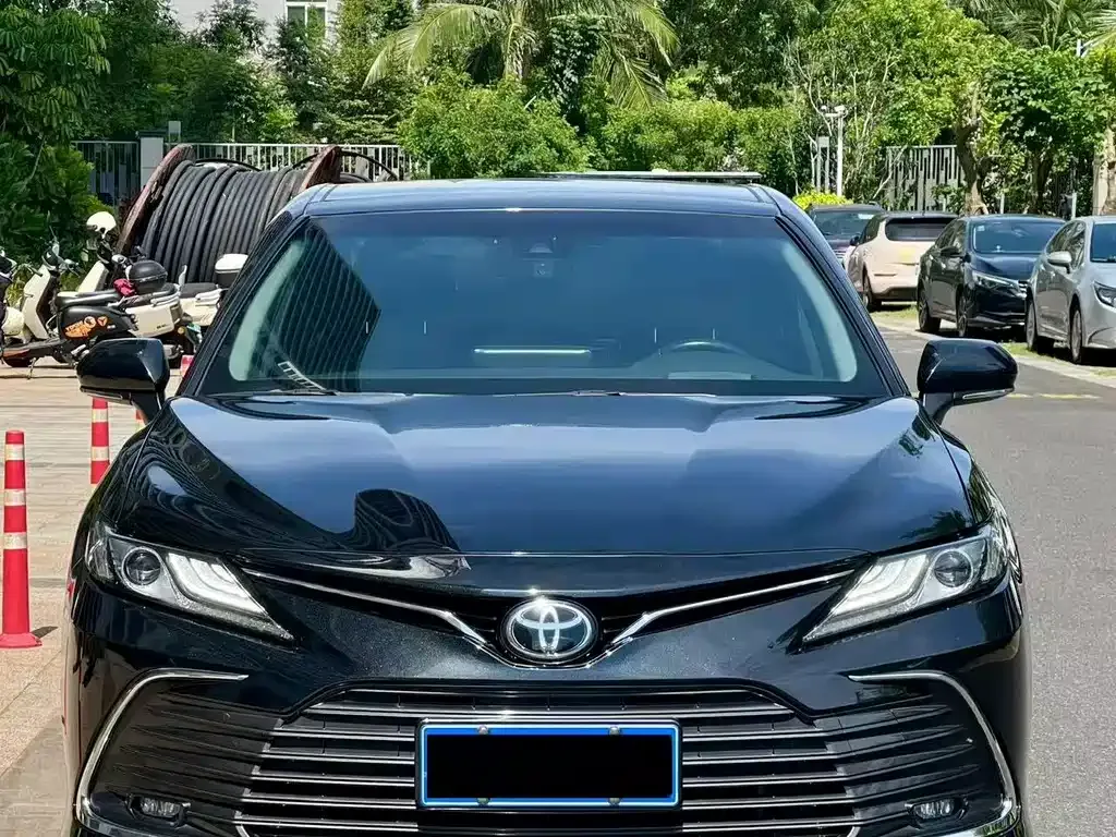 Toyota Camry — фото 8