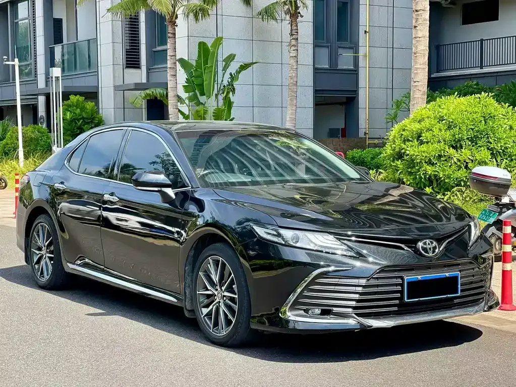 Toyota Camry — фото 7