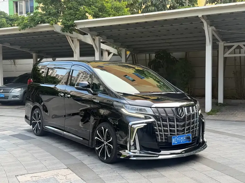 Toyota Alphard — фото 7