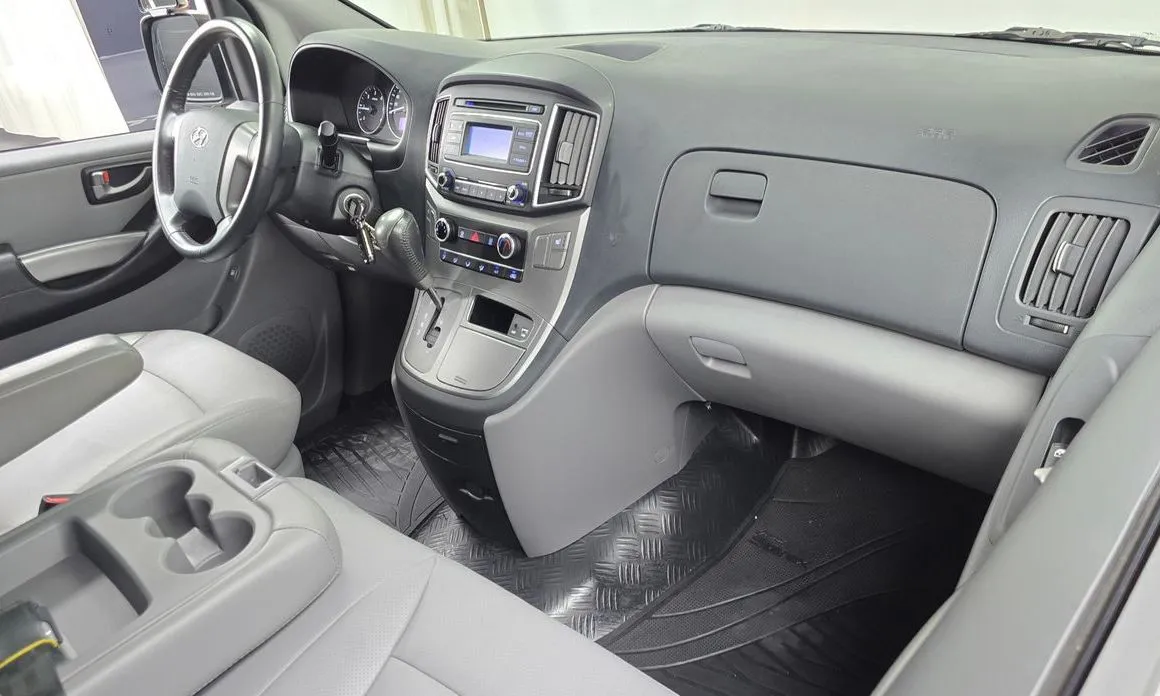 Hyundai Starex — фото 4