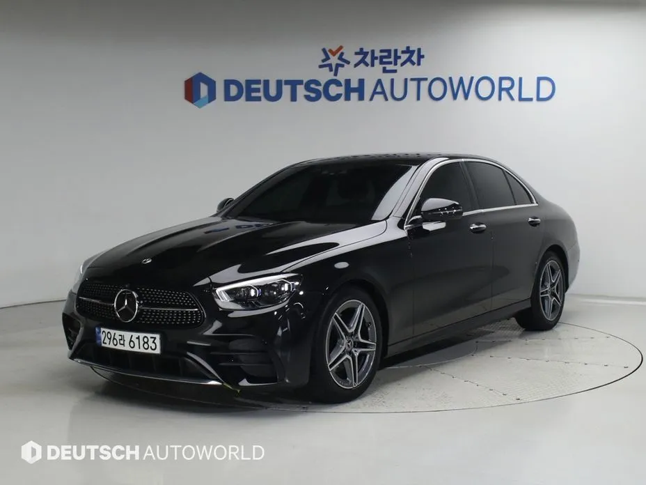 Mercedes-Benz E-Class — фото 1