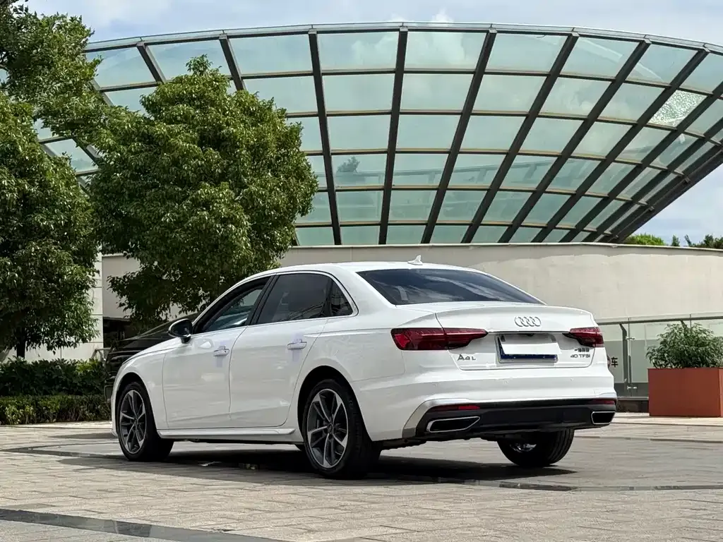 Audi A4L — фото 8