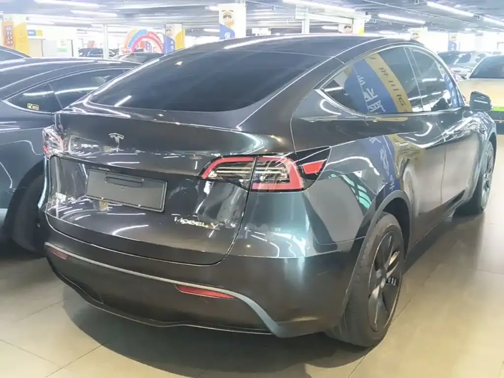 Tesla Model Y — фото 4