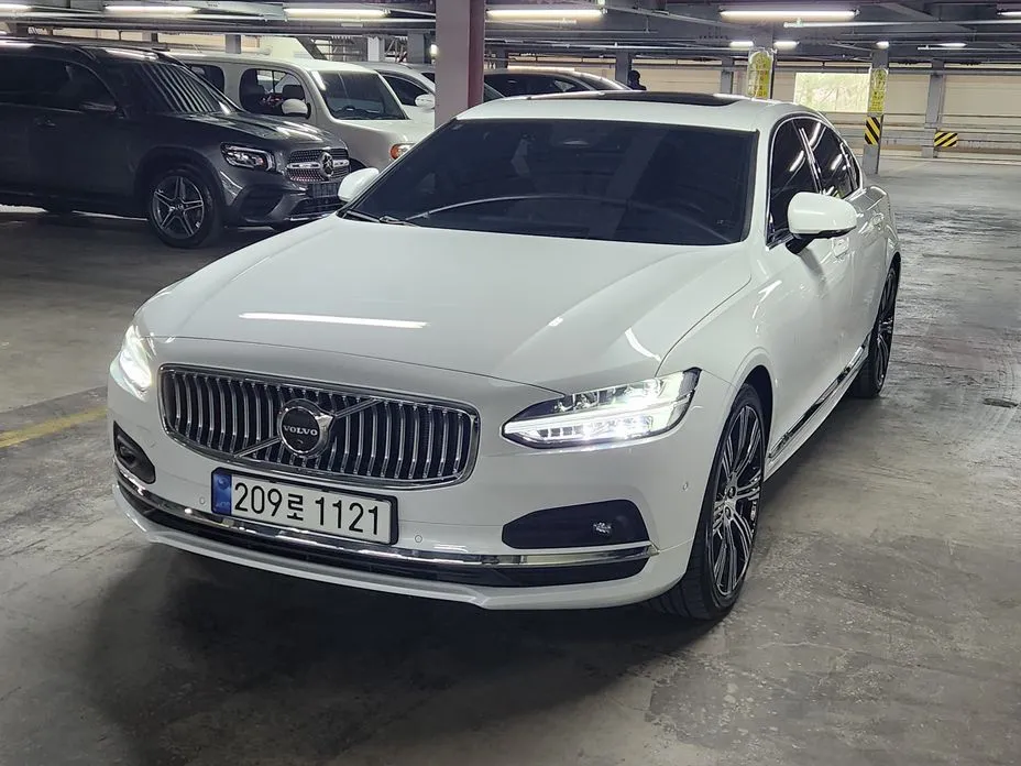 Volvo S90 — фото 1