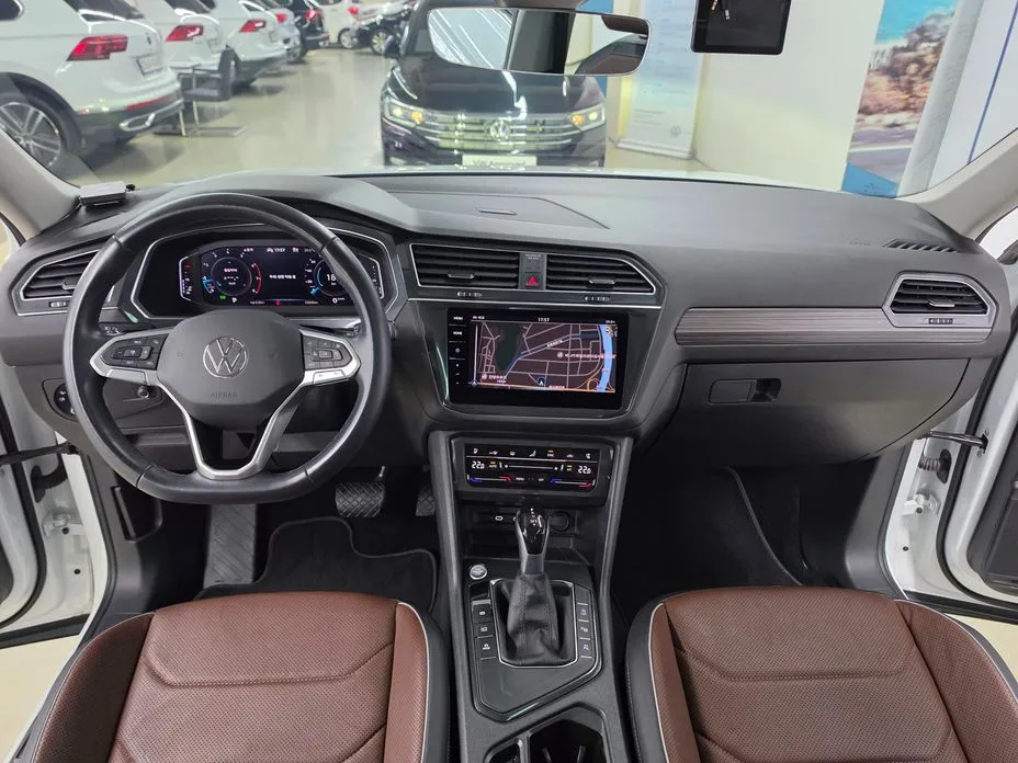 Volkswagen Tiguan — фото 10