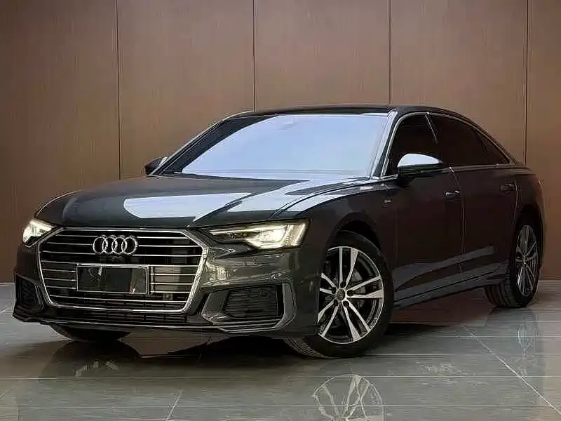 Audi A6L — фото 1