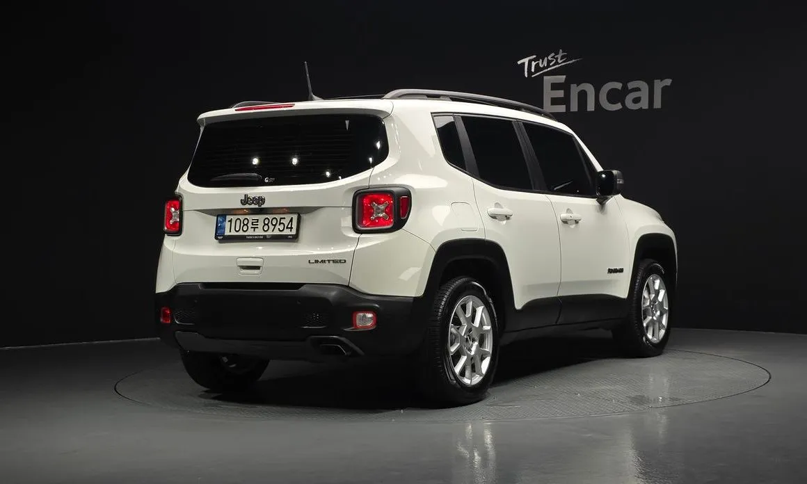 Jeep Renegade — фото 2