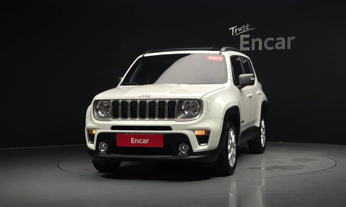 Jeep Renegade — фото 6