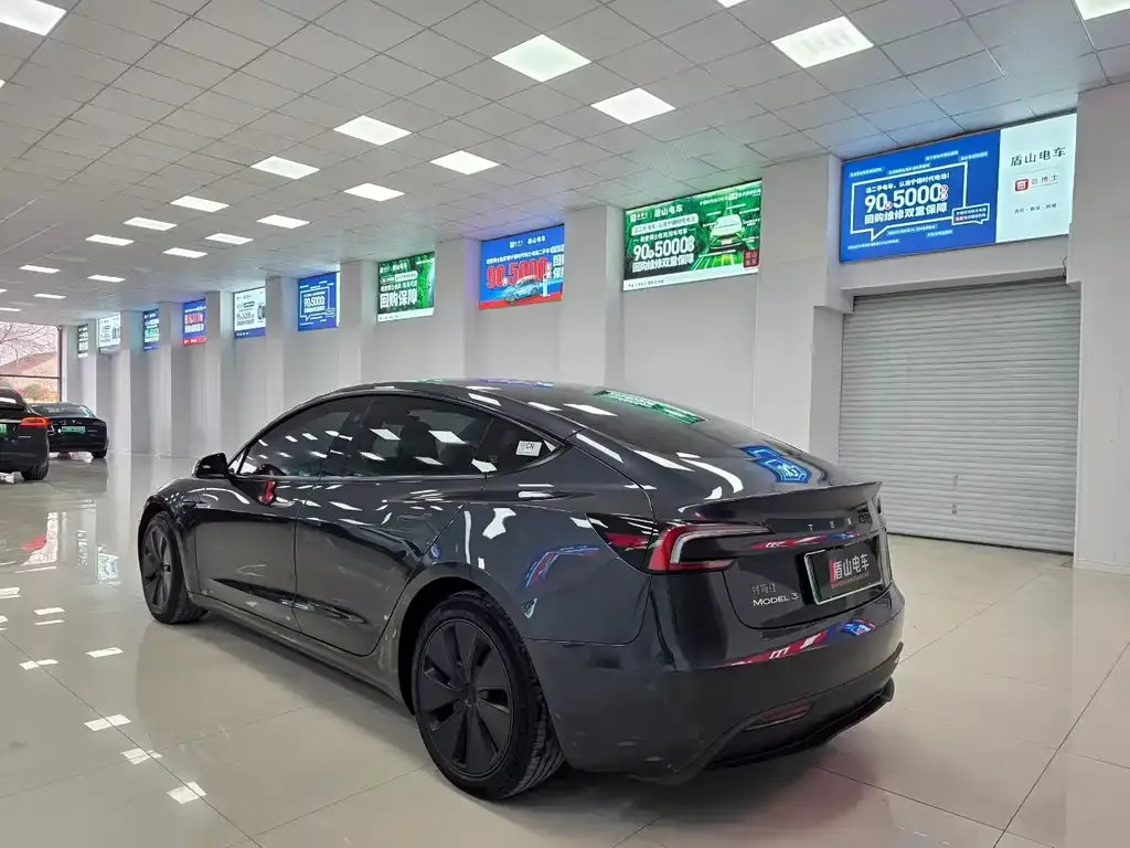 Tesla Model 3 — фото 7