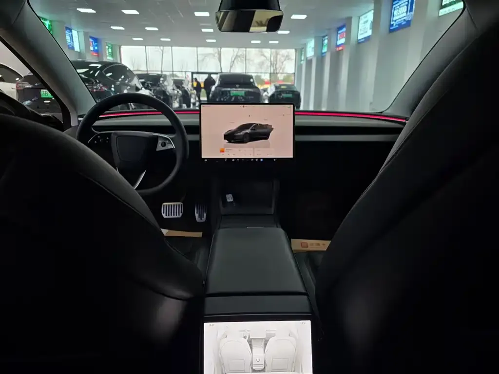 Tesla Model 3 — фото 3