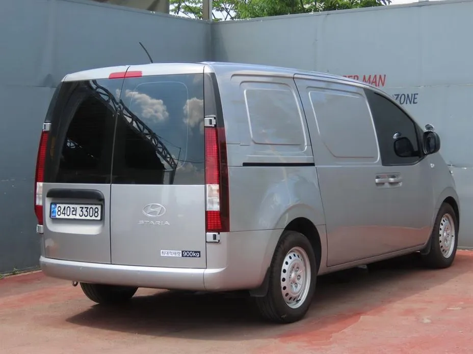 Hyundai Staria — фото 1