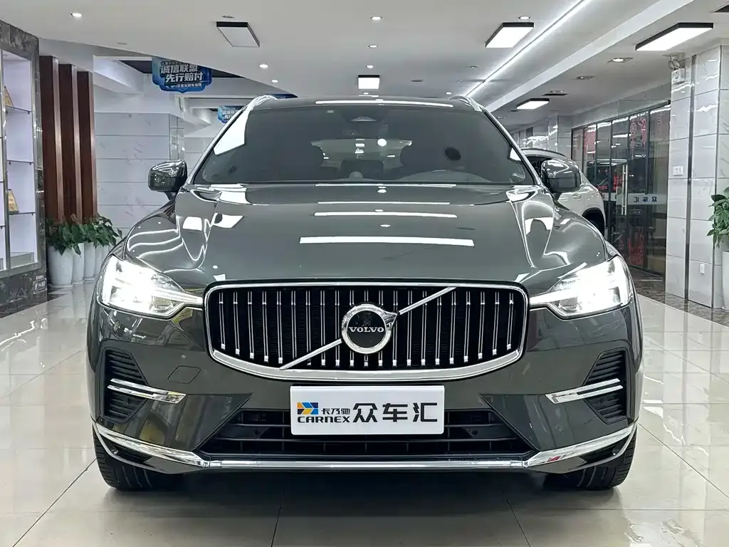 Volvo XC60 — фото 7