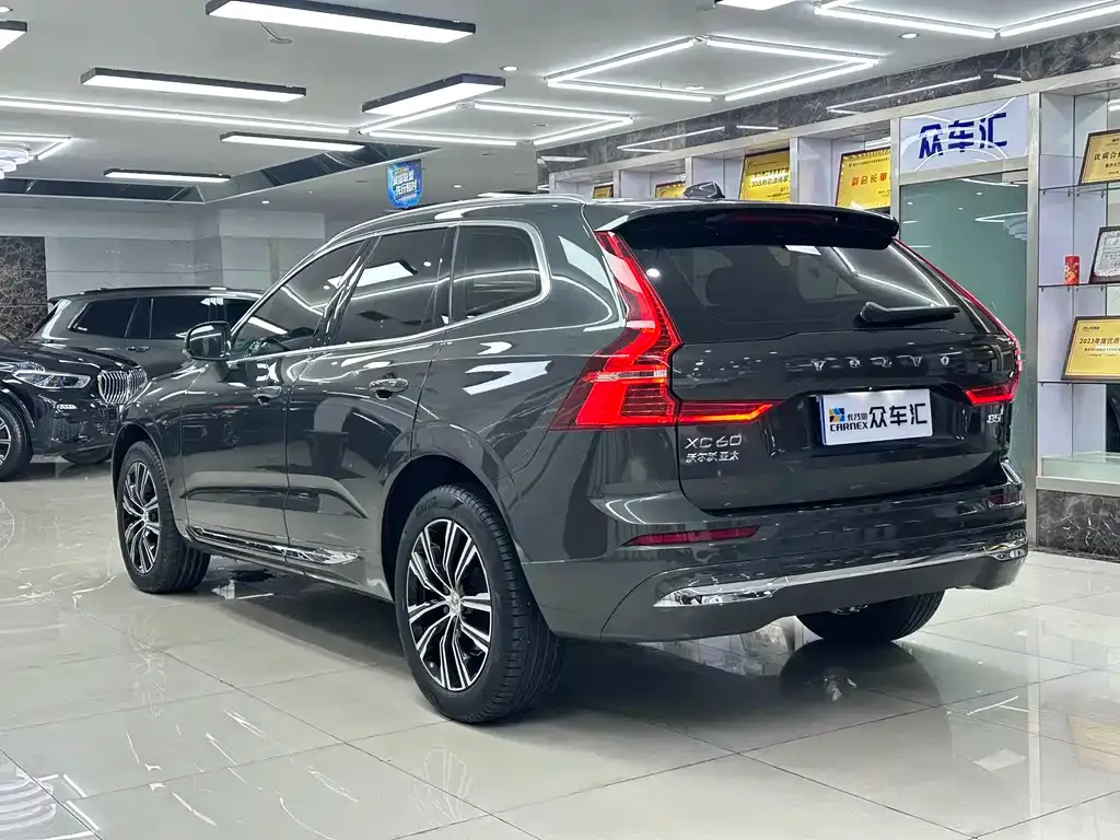 Volvo XC60 — фото 3
