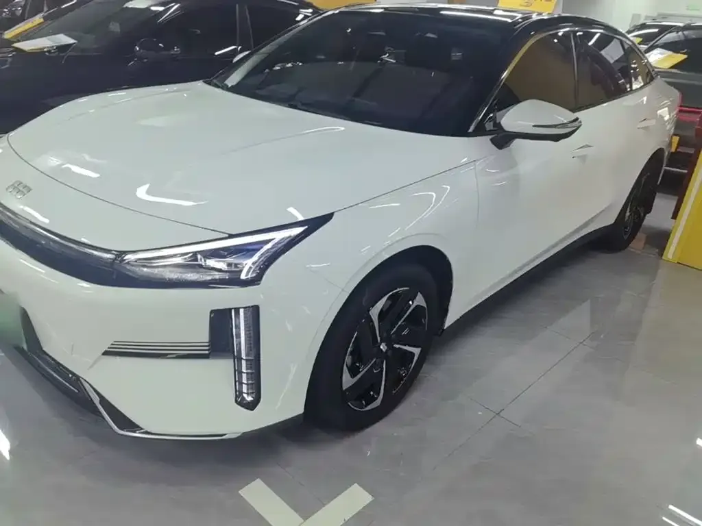 Geely Galaxy L6 — фото 10