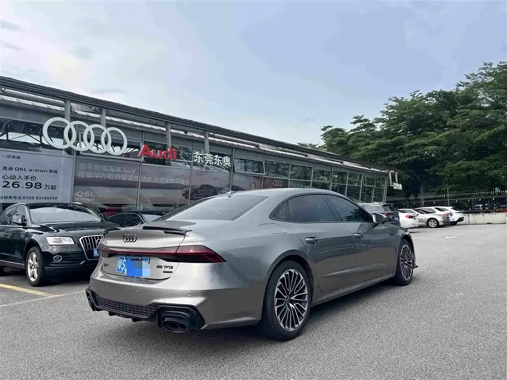 Audi A7L — фото 6