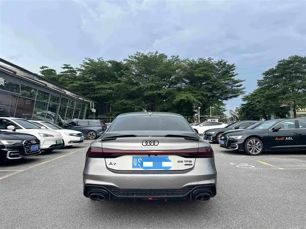 Audi A7L — фото 7