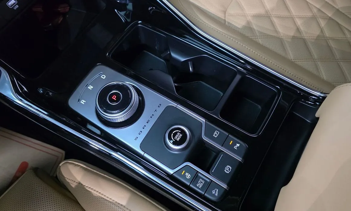 Kia Sorento — фото 6