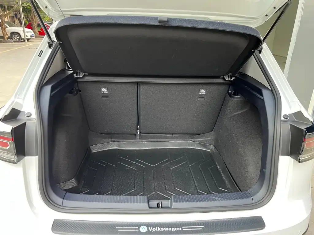 Volkswagen Tharu — фото 3