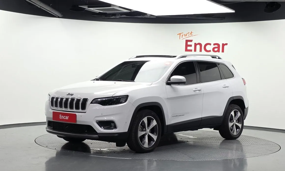 Jeep Cherokee — фото 1