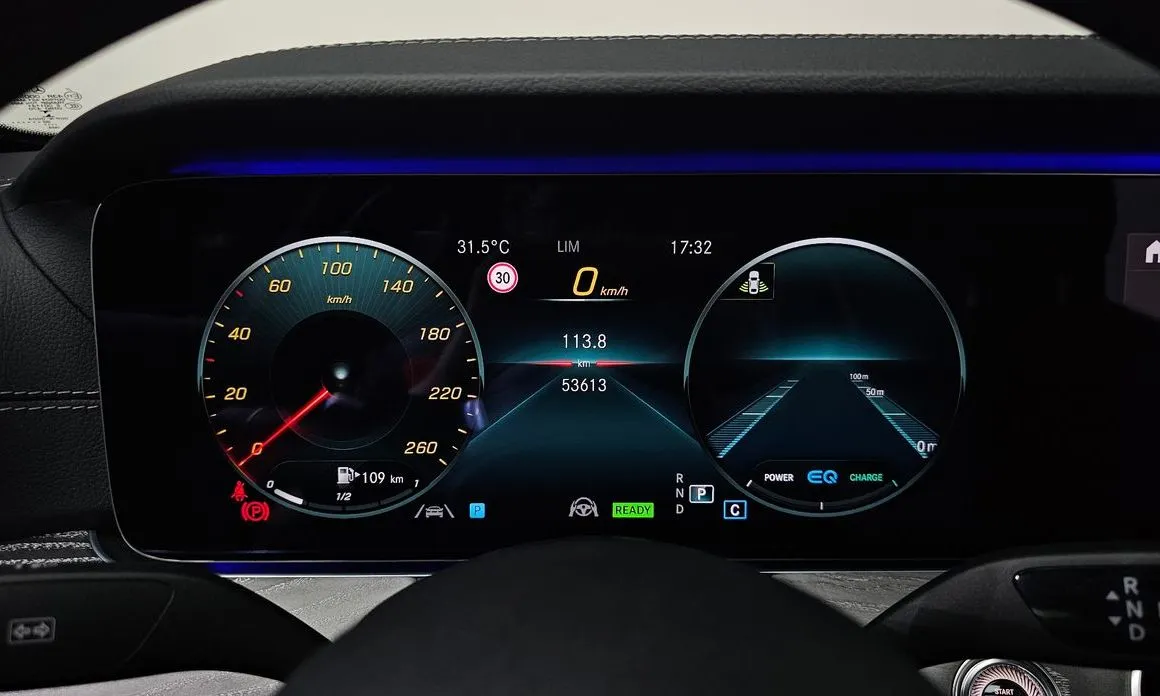 Mercedes-Benz E-Class — фото 2