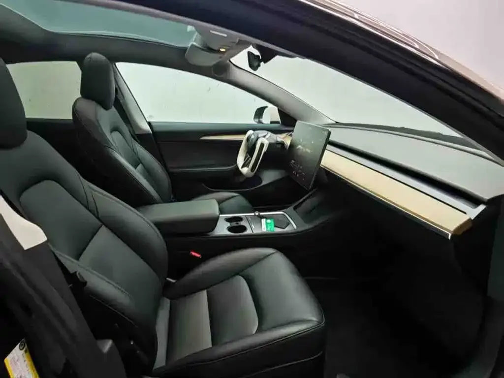 Tesla Model 3 — фото 2
