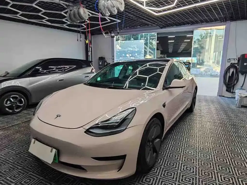 Tesla Model 3 — фото 7