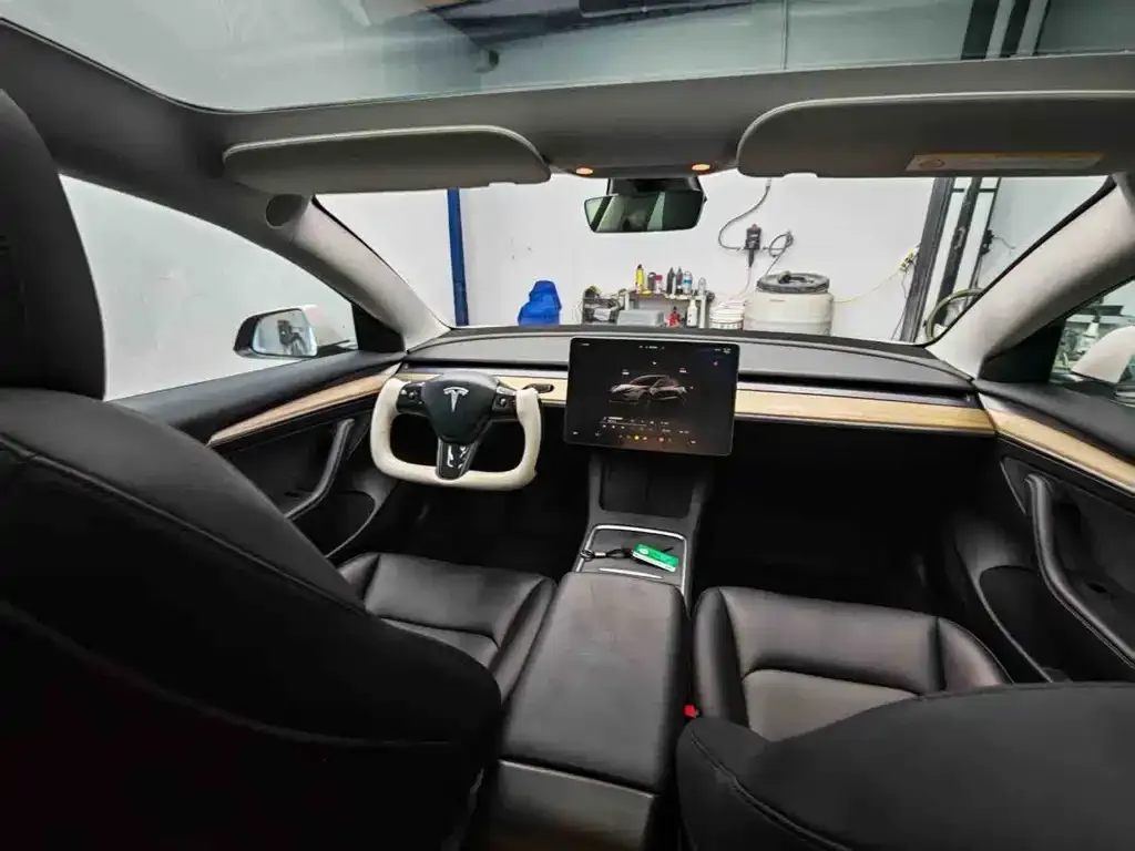 Tesla Model 3 — фото 3