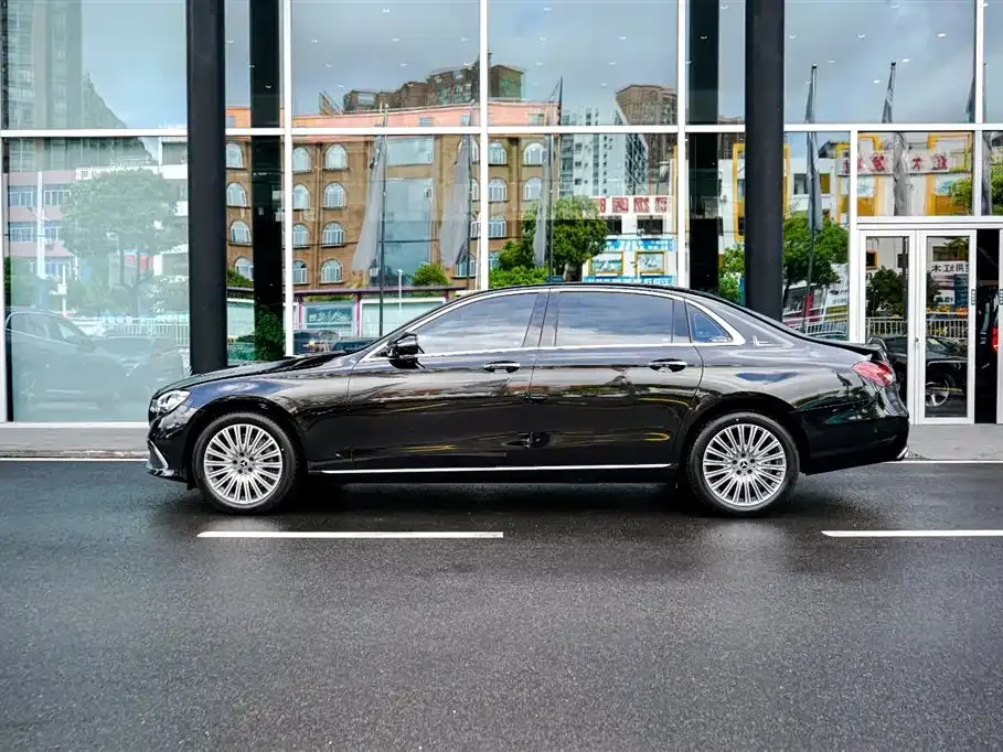 Mercedes-Benz E-Class — фото 7