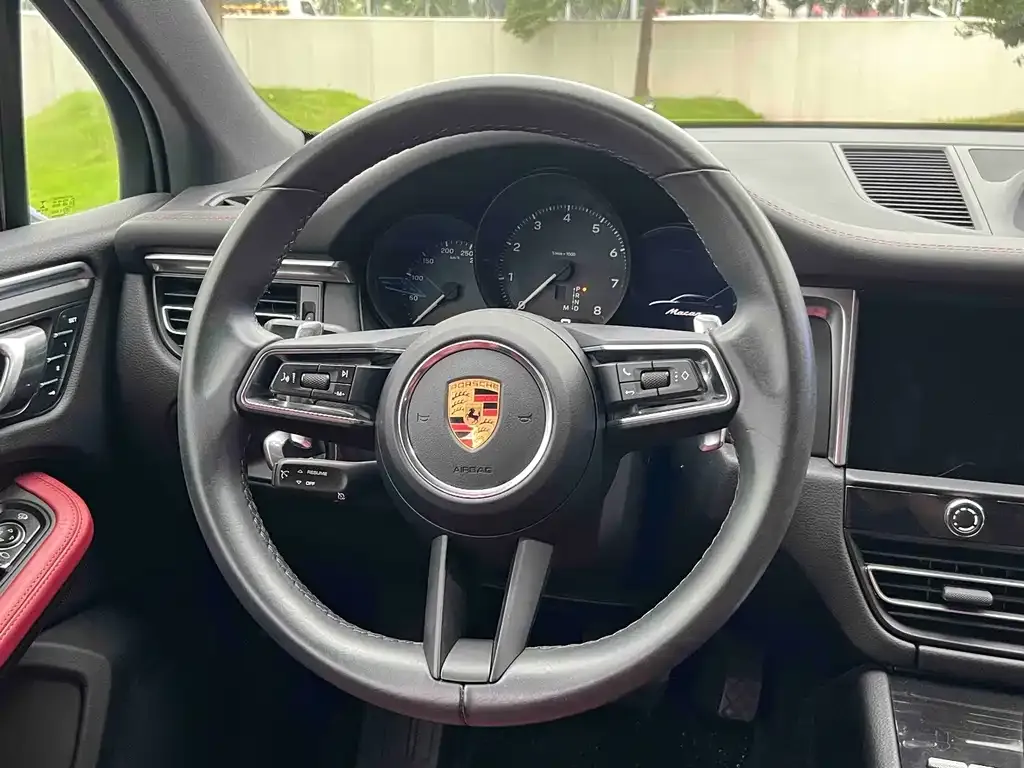 Porsche Macan — фото 2
