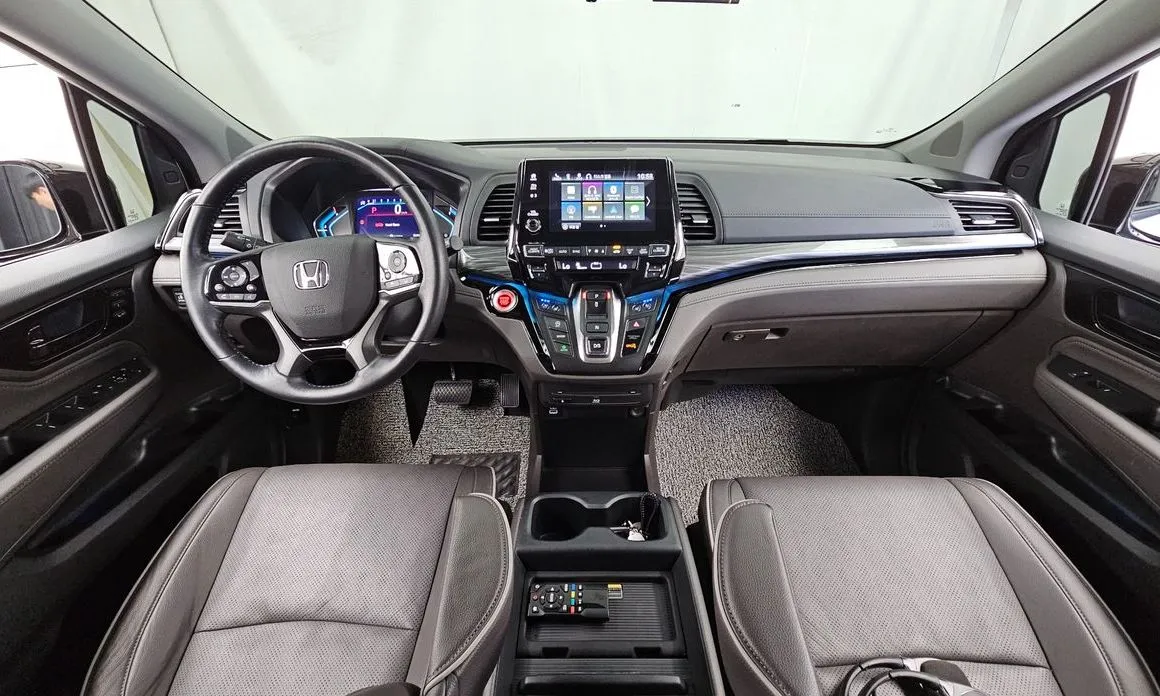 Honda Odyssey — фото 10