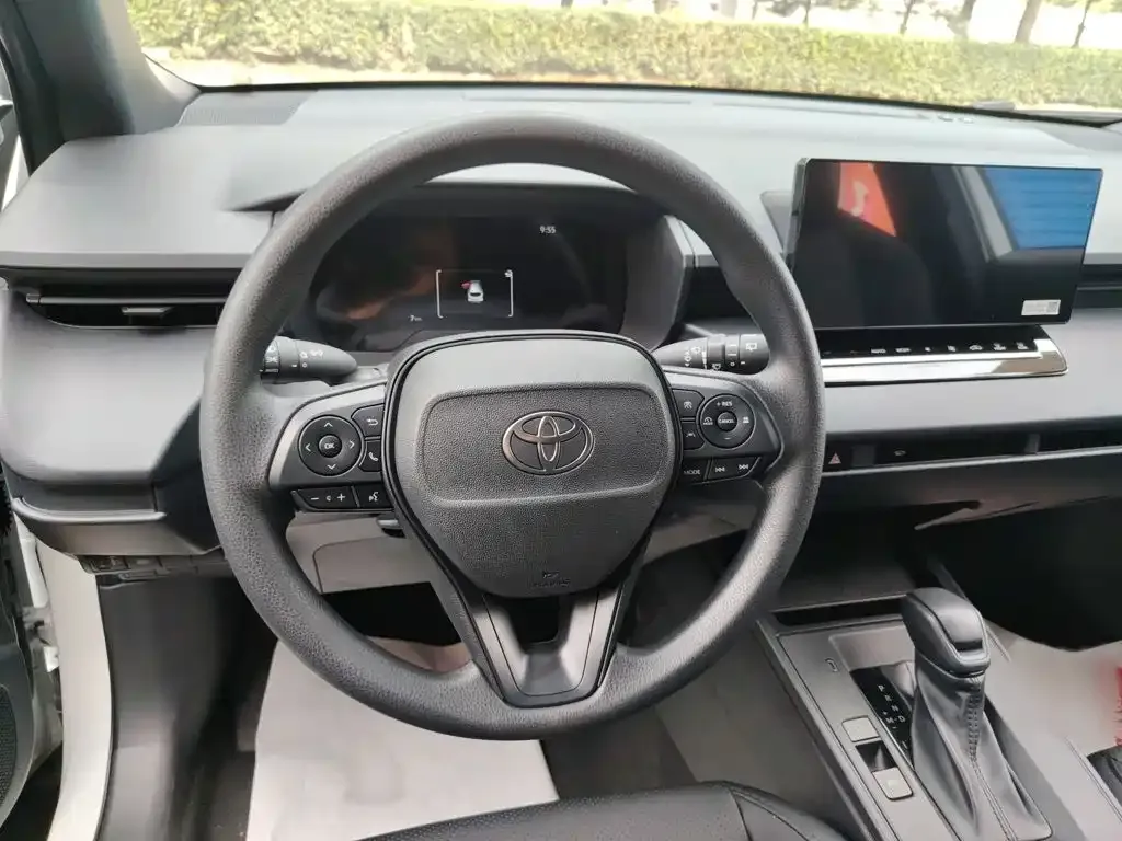 Toyota Corolla Cross — фото 8