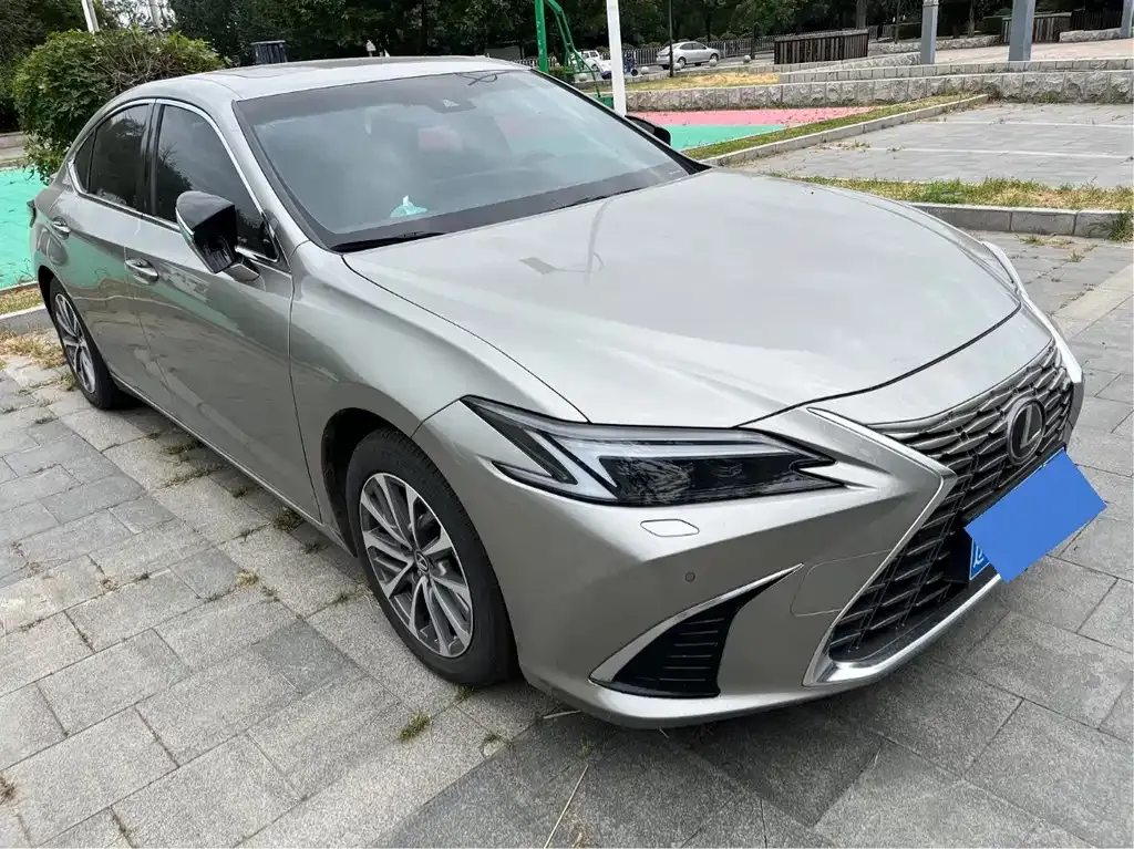 Lexus ES — фото 3