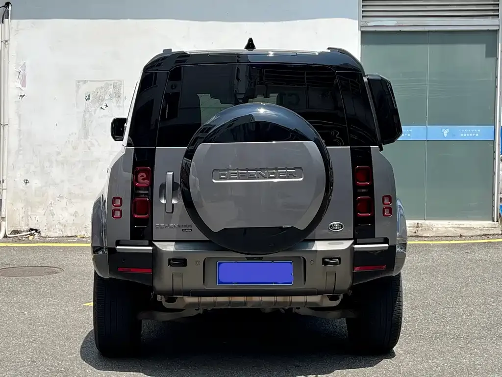 Land Rover Defender — фото 9