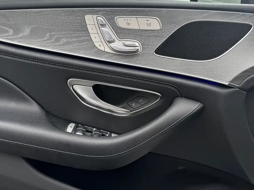 Mercedes-Benz CLS — фото 5
