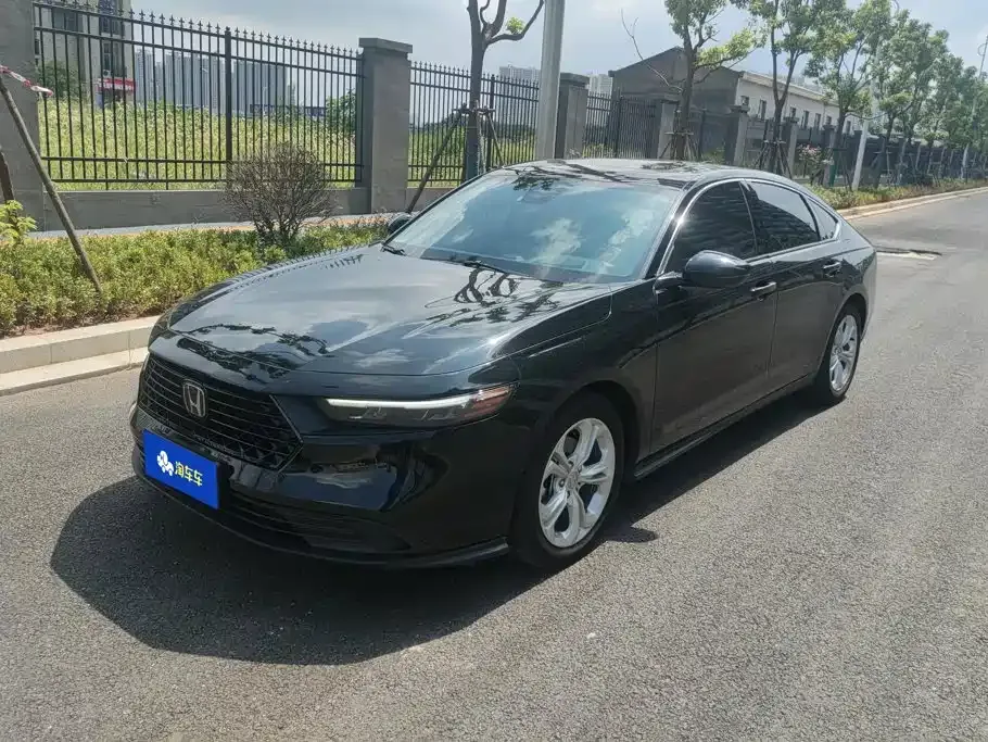 Honda Accord — фото 1
