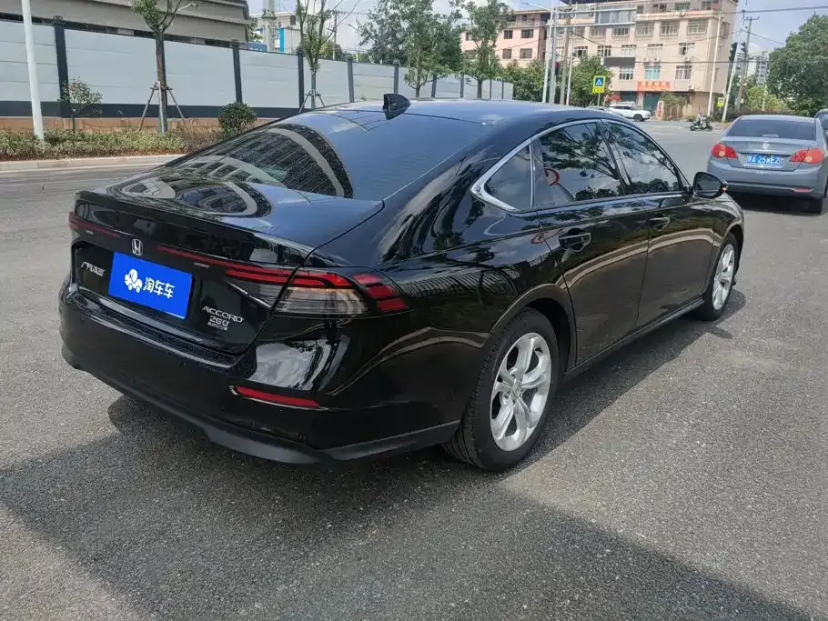Honda Accord — фото 5