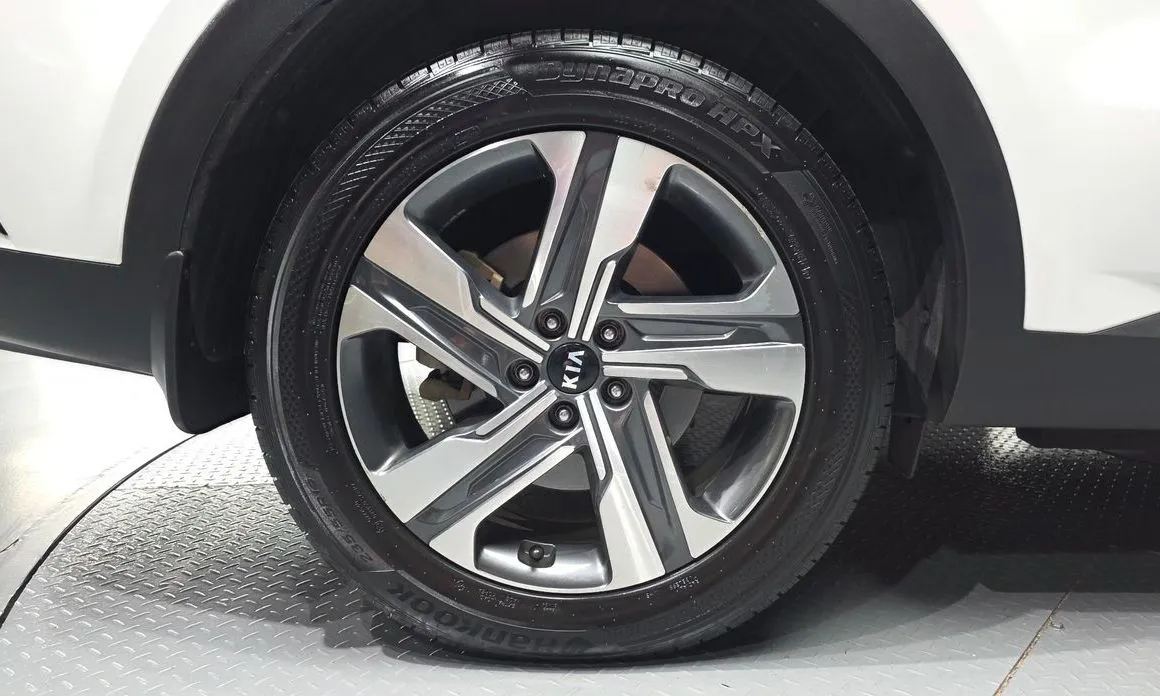 Kia Sorento — фото 7