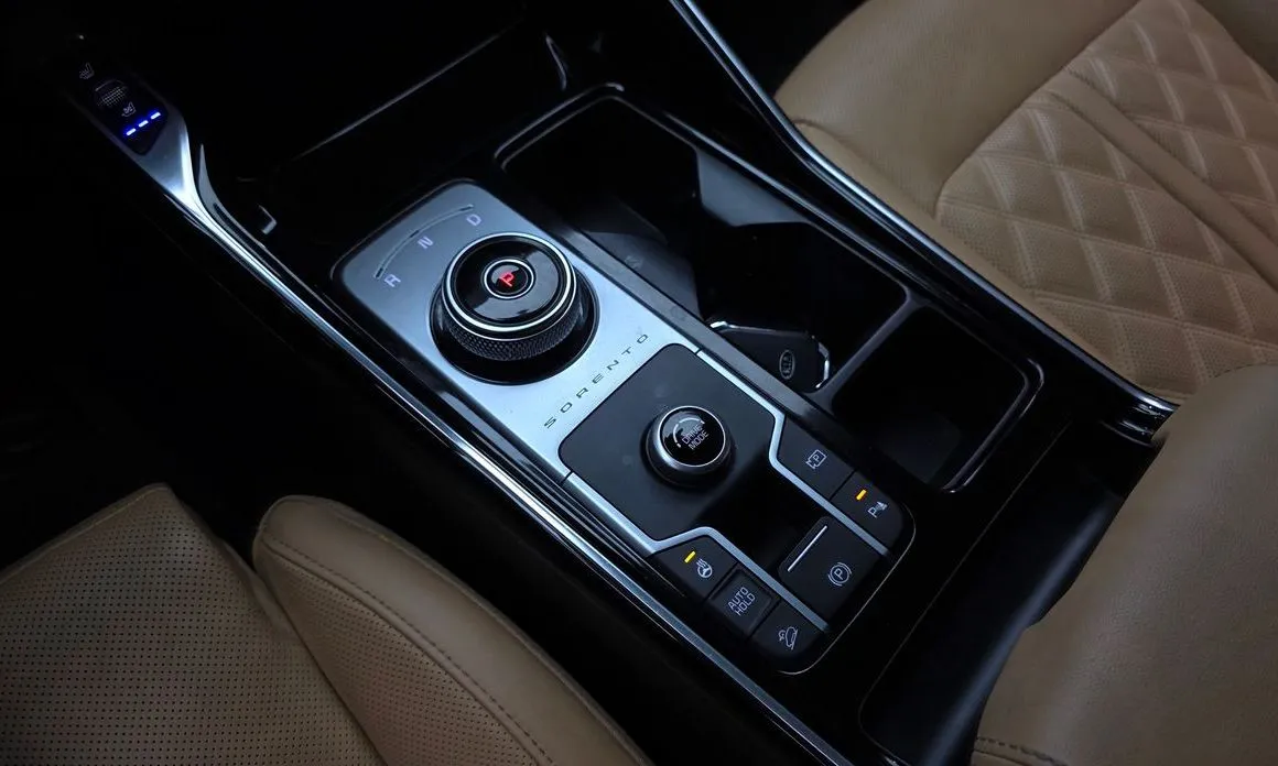 Kia Sorento — фото 9